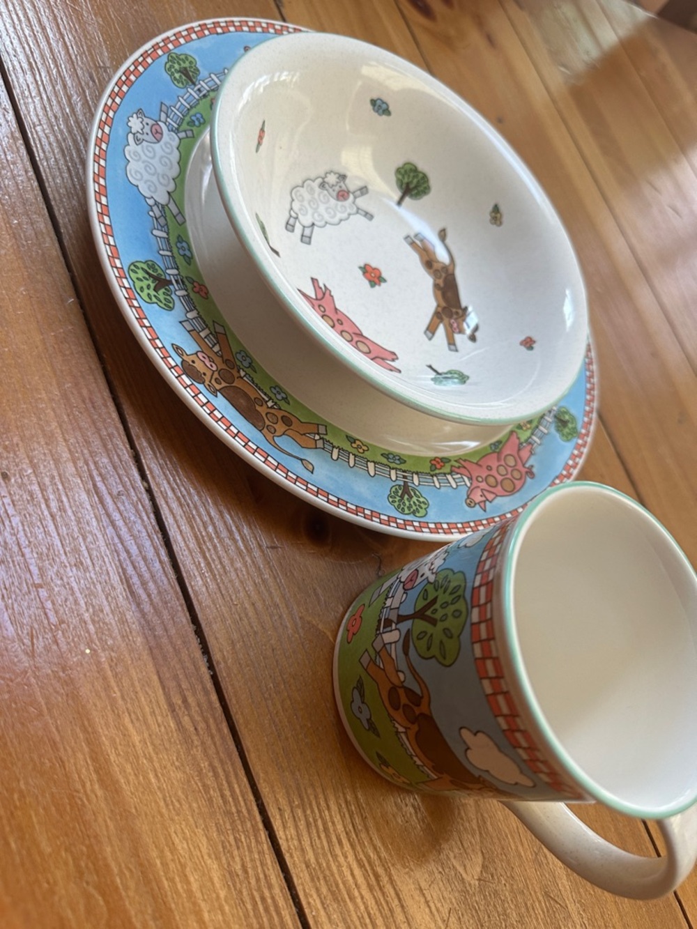 Mikasa Farm Friends Kids 3 piece set - mug, bowl, plate in excellent condition